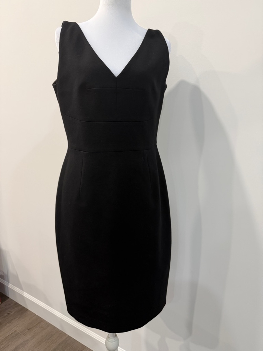 Elie Tahari Classic Black V-Neck Sheath Dress